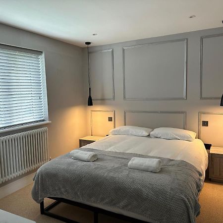 A Luxury 2 Bedroom Apartment Барнет Экстерьер фото