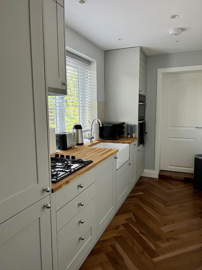 A Luxury 2 Bedroom Apartment Барнет Экстерьер фото